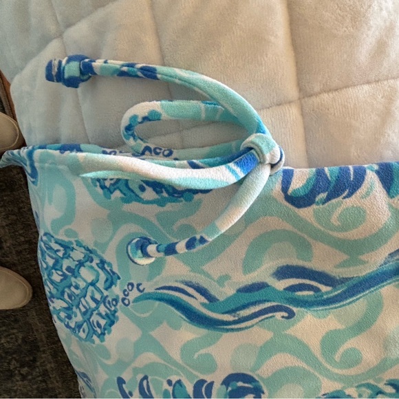 Lilly Pulitzer Romper. EUC.   Size 8. - Picture 4 of 5